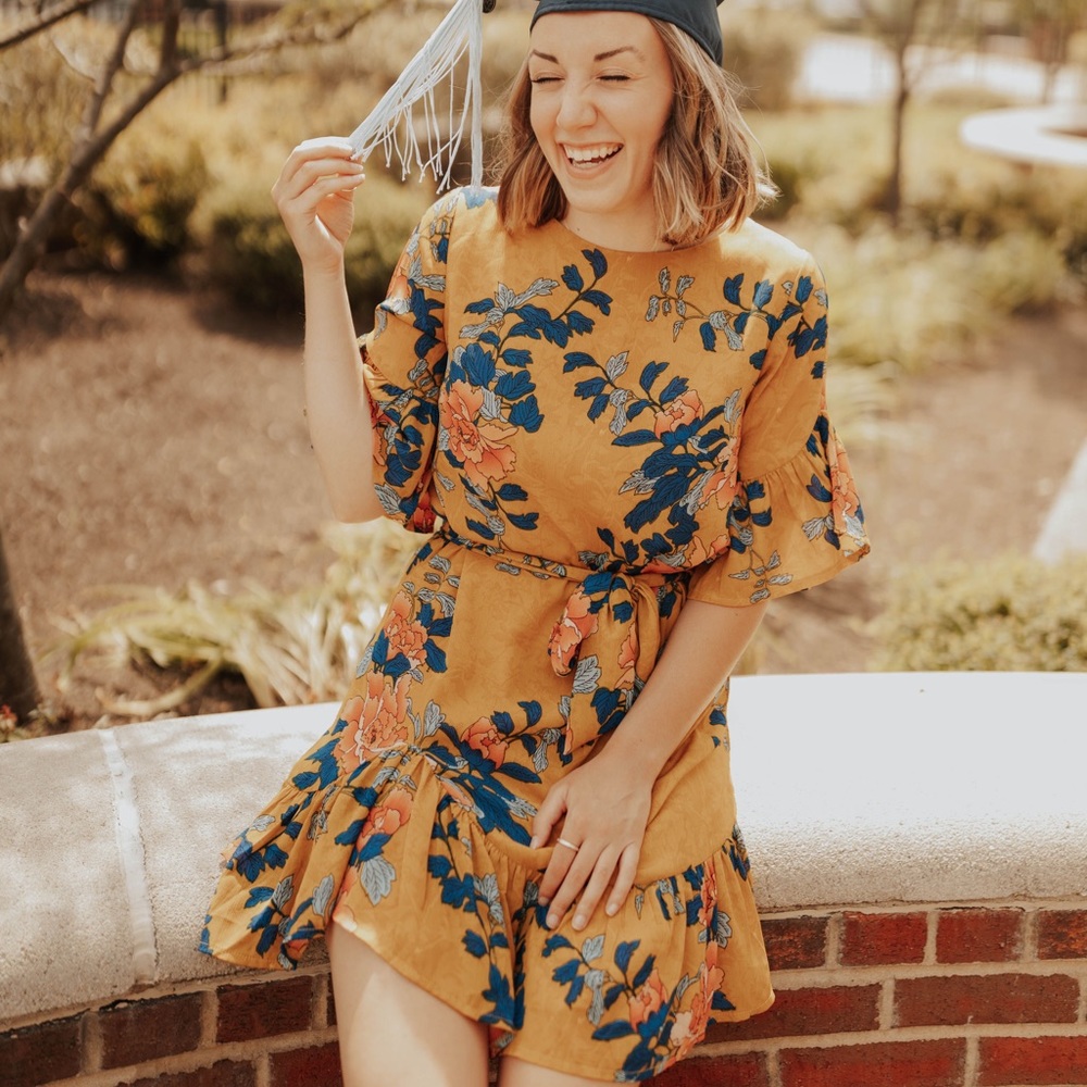 Selfie Leslie dress